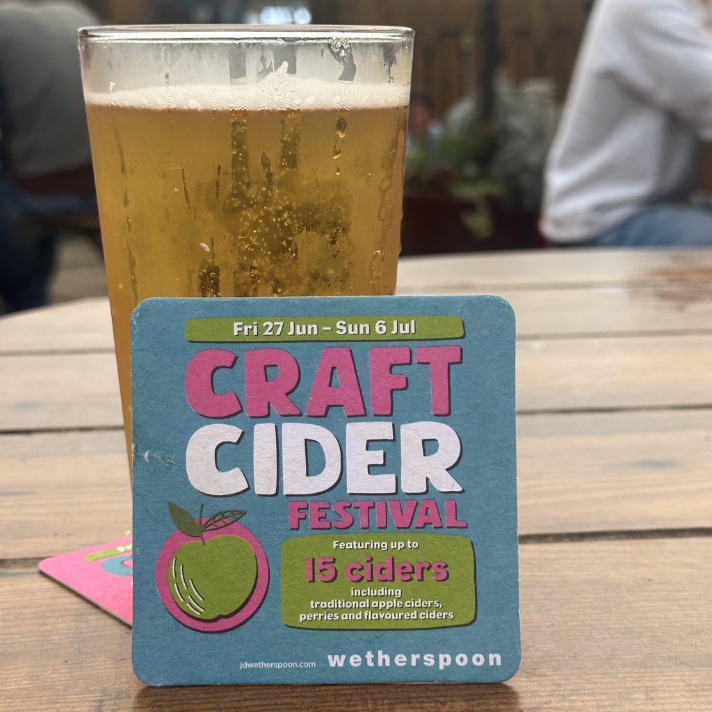 JPBWFarm's tweet image. As a Somerset lad, you’ll never find me far from a cider! Love them or loathe them, @jdwtweetsuk is backing British brands especially South West cider makers. Great to visit the White Bull in Tiverton for a pint!