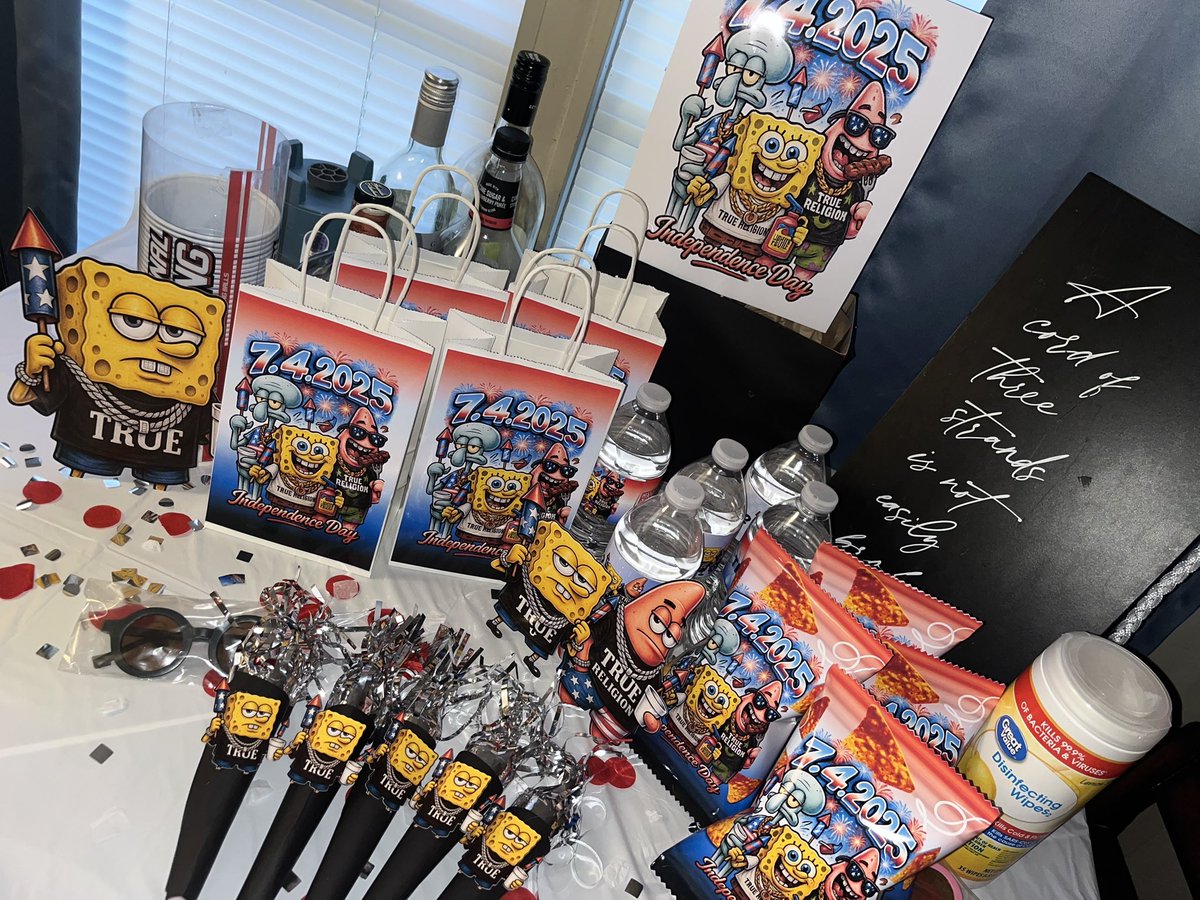 loyallluxe's tweet image. ❤️🤍💙✨Custom Party Favors! Spongebob x Independence Day 2025 #customparty #custompartyfavors #loyalluxe #loyalluxefavors #spongebob