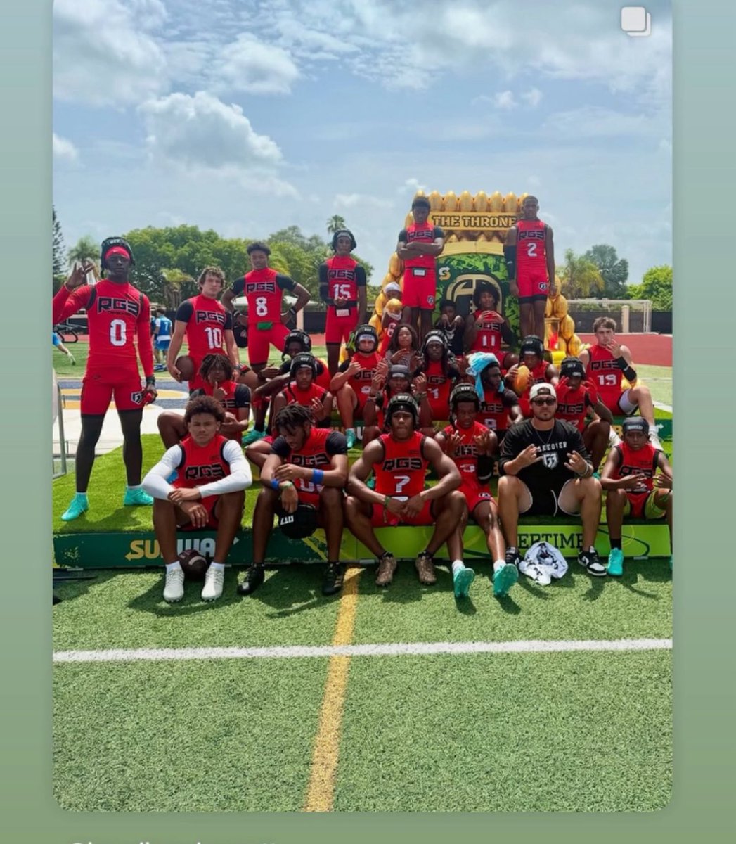 MikeBrown2028's tweet image. Grateful for the opportunity to suit up with @RG3 and compete in my first season at @OT7. 🙏🏽 Ready to lock in and make season 2 even bigger. A great time was had, and I learned a lot! 🏈🔥 #OT7 #MikeBrown #RG3