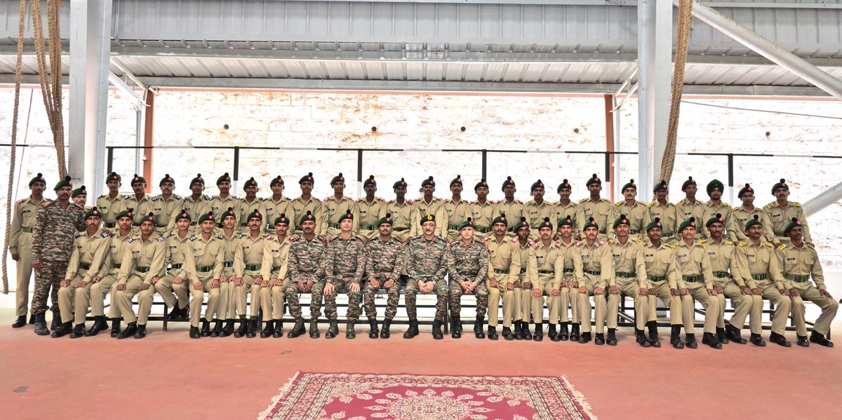 Def_PRO_Chennai's tweet image. Lt Gen Anoop Shinghal, AVSM, SM, DG @DIRECTORATERTG visited Madras Regimental Centre &amp;amp; was briefed on technology driven training infra upgradation at the Centre in line with #IndianArmy’s vision of #TechnologyAbsorption.
Lt Gen Shinghal visited #Agniveer training facilities.
🧵