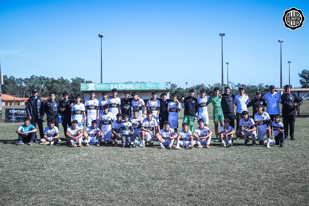 FormativasO's tweet image. #Sub14 💎

💪🏻 ¡GANÓ #𝗢𝗟𝗜𝗠𝗣𝗜𝗔! 🤍🖤🤍

➖️ Olimpia [2-1] Libertad. 

#SoyDelOlimpia ⚪️⚫️⚪️