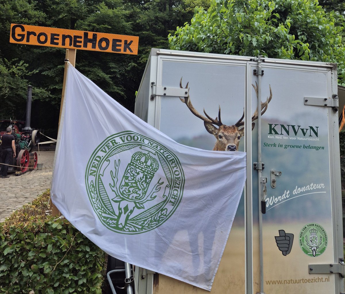 #Vilsteren 
Een dagje (hobby)in de stand van de Koninklijke Nederlandse vereniging voor Natuurtoezicht #knvvn en de #WBE (wildbeheereenheid) 
Prachtige dag, gevuld met:
Mooi weer, veel publiek en goeie gesprekken over natuur, beheer, mens en dier. 

Fijne namiddag 👮🏼‍♀️👋🏼 
💙💚