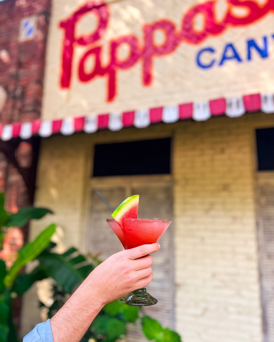 PappasitosTXMEX's tweet image. Still feeling festive? Cool down with a fan favorite.

Our Watermelon Margarita is always a hit. And now you can get it on the rocks too (a Sitos summertime special). Bright, juicy, and just the thing to keep the holiday vibes going. #Pappasitos #LegendaryTexMex #WatermelonMarg
