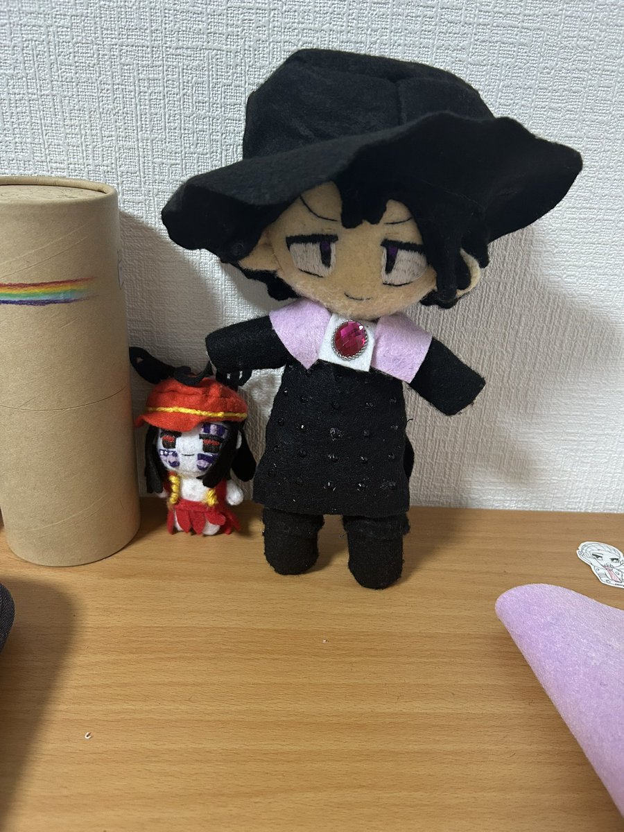 ebihurai2323's tweet image. やっぱり……帽子デカすぎたかな……