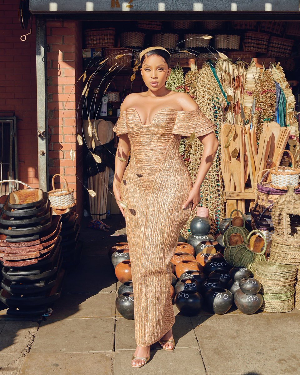 Something to behold. 
A Marvel in Mzansi ✨
_
The glow <a href="/Vaselineza/">Vaseline</a> Cera Glow ✨
🇿🇦 Proudly South African dream team: Dress Nolanga 
Makeup Nombuso 
Hat Anita Ferrier 
_
#hollywoodbetsdurbanjuly #HDJ2025 #hdjmarvelsofmzansi