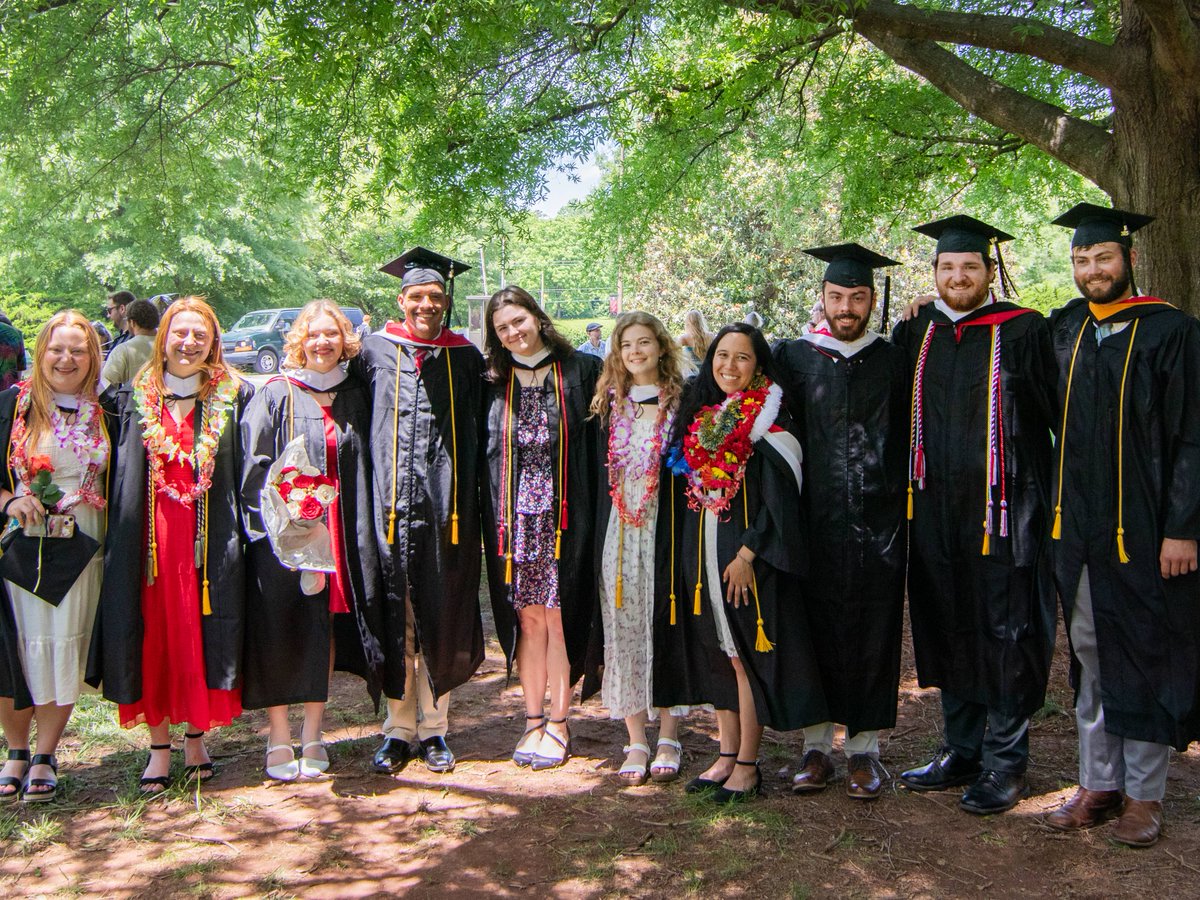BelmontAbbey's tweet image. Still thinking about this special day — here’s a little graduation throwback we couldn’t resist sharing! ❤️
#BACGrad #Classof2025 #AbbeyLifeIsGood