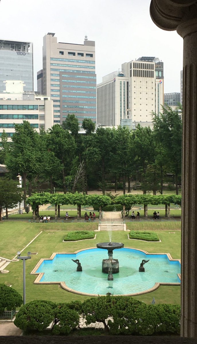 2l428's tweet photo. seoul https://t.co/YWh6QfbuxP