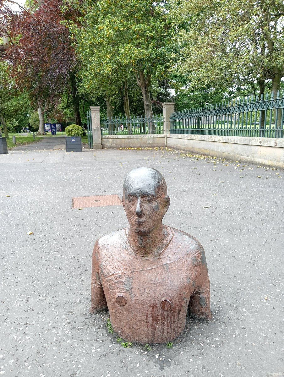 That guy has been stuck in the pavement for years now lol #nationalgalleriesofscotland #modernart #modern1 #edinburgh #mdernartgallery
