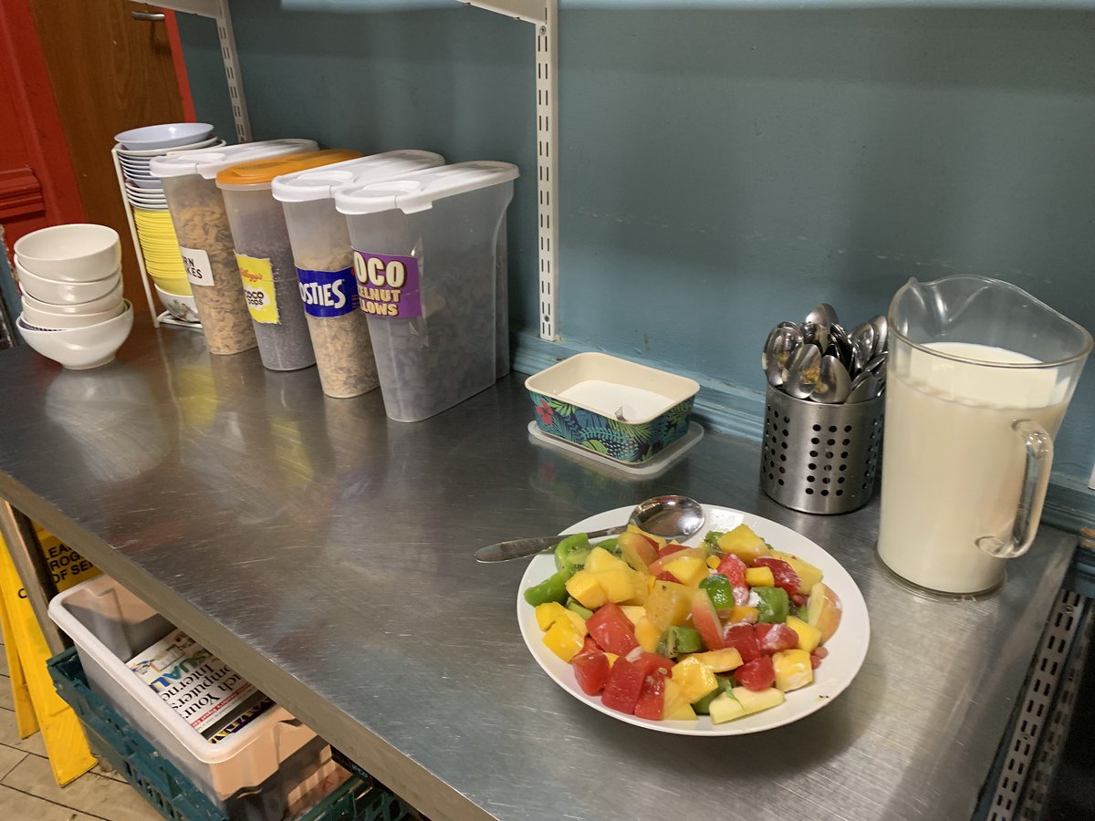 LifeshareUK's tweet image. A busy two days at our Breakfast project, we had 110 today and Friday 80, lots of fantastic food, clothes &amp;amp; showers for our friends all served up and looked after by our fantastic volunteers who give up their weekend mornings, thank you ! 🩵❤️ #Manchester 🐝  #EndPovertyNow 🙏