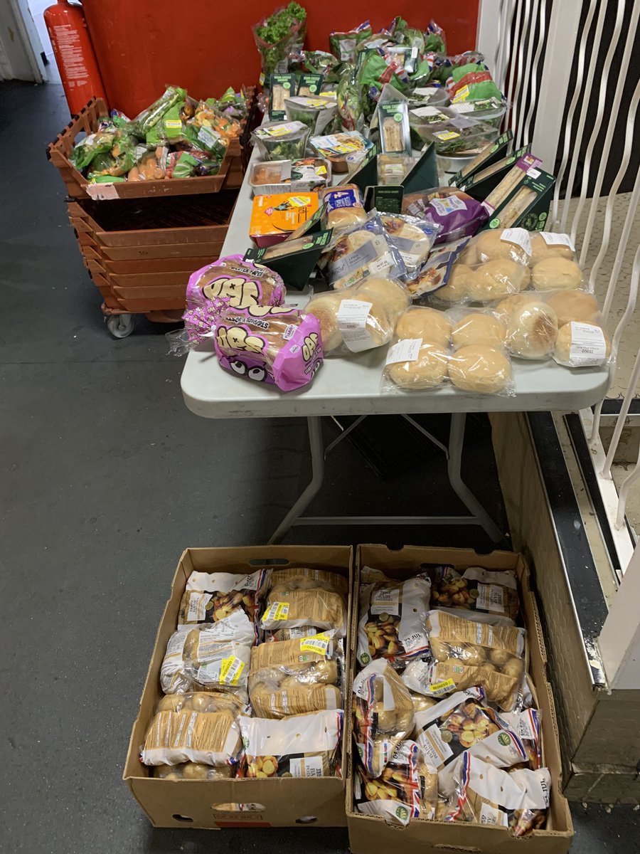 LifeshareUK's tweet image. A busy two days at our Breakfast project, we had 110 today and Friday 80, lots of fantastic food, clothes &amp;amp; showers for our friends all served up and looked after by our fantastic volunteers who give up their weekend mornings, thank you ! 🩵❤️ #Manchester 🐝  #EndPovertyNow 🙏