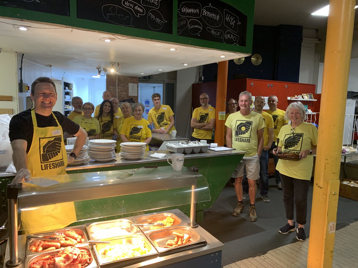 LifeshareUK's tweet image. A busy two days at our Breakfast project, we had 110 today and Friday 80, lots of fantastic food, clothes &amp;amp; showers for our friends all served up and looked after by our fantastic volunteers who give up their weekend mornings, thank you ! 🩵❤️ #Manchester 🐝  #EndPovertyNow 🙏
