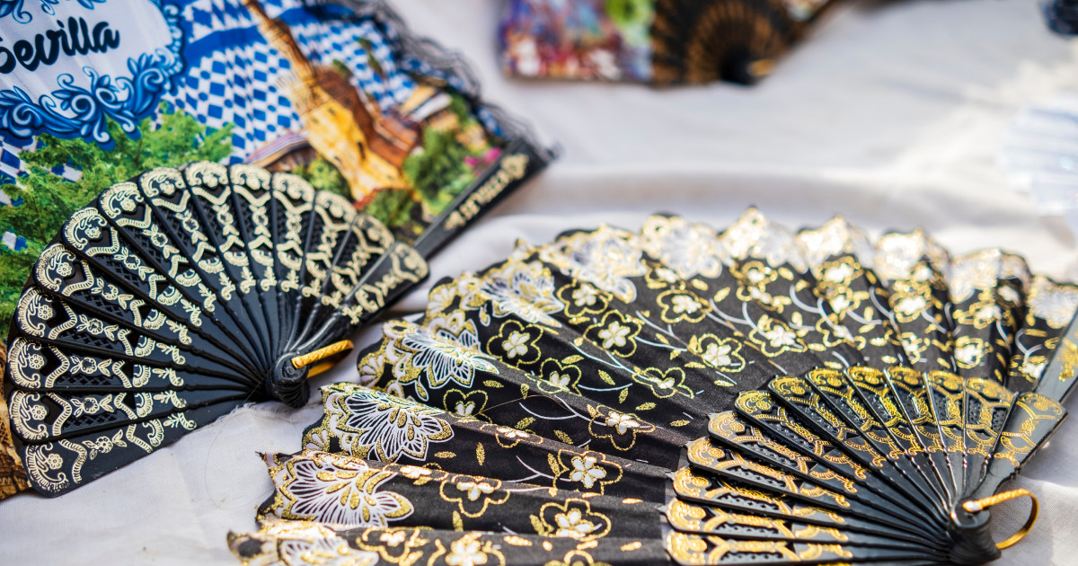 SpainInUSA's tweet photo. Not just air flow... It's attitude. 🪭
Fans in Spain carry history, style, and even secret codes.
Still the coolest accessory, from head to toe (and north to south).
👉 https://t.co/CkadbIiHoq
#VisitSpain #YouDeserveSpain #SpainWayOfLife https://t.co/ZcAV0G9qN1