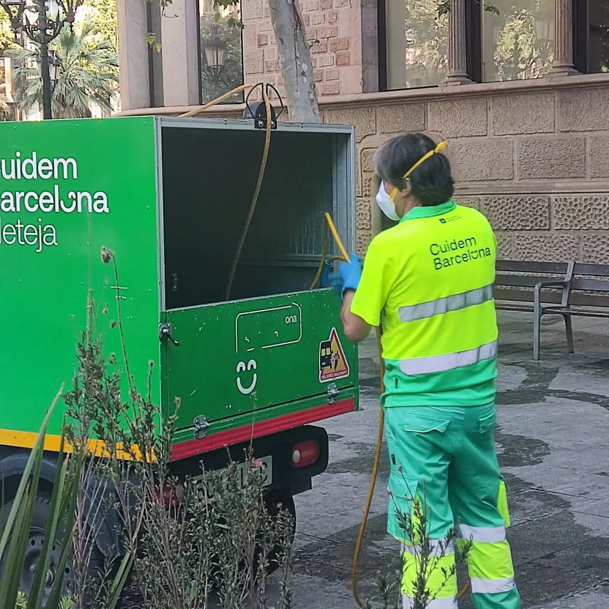 Club Cortum (@cortum_club) on Twitter photo Es deia Montse
No som conscients de la quantitat d’empleats i empleades que duen a terme una tasca sorda i invisible, però que gràcies a la qual el nostre dia a dia és més transitable...
✍️<a href="/xbarberam/">Xavier Barberà</a>
cortum.org/2025/07/07/es-… Es deia Montse
No som conscients de la quantitat d’empleats i empleades que duen a terme una tasca sorda i invisible, però que gràcies a la qual el nostre dia a dia és més transitable...
✍️<a href="/xbarberam/">Xavier Barberà</a>
cortum.org/2025/07/07/es-…