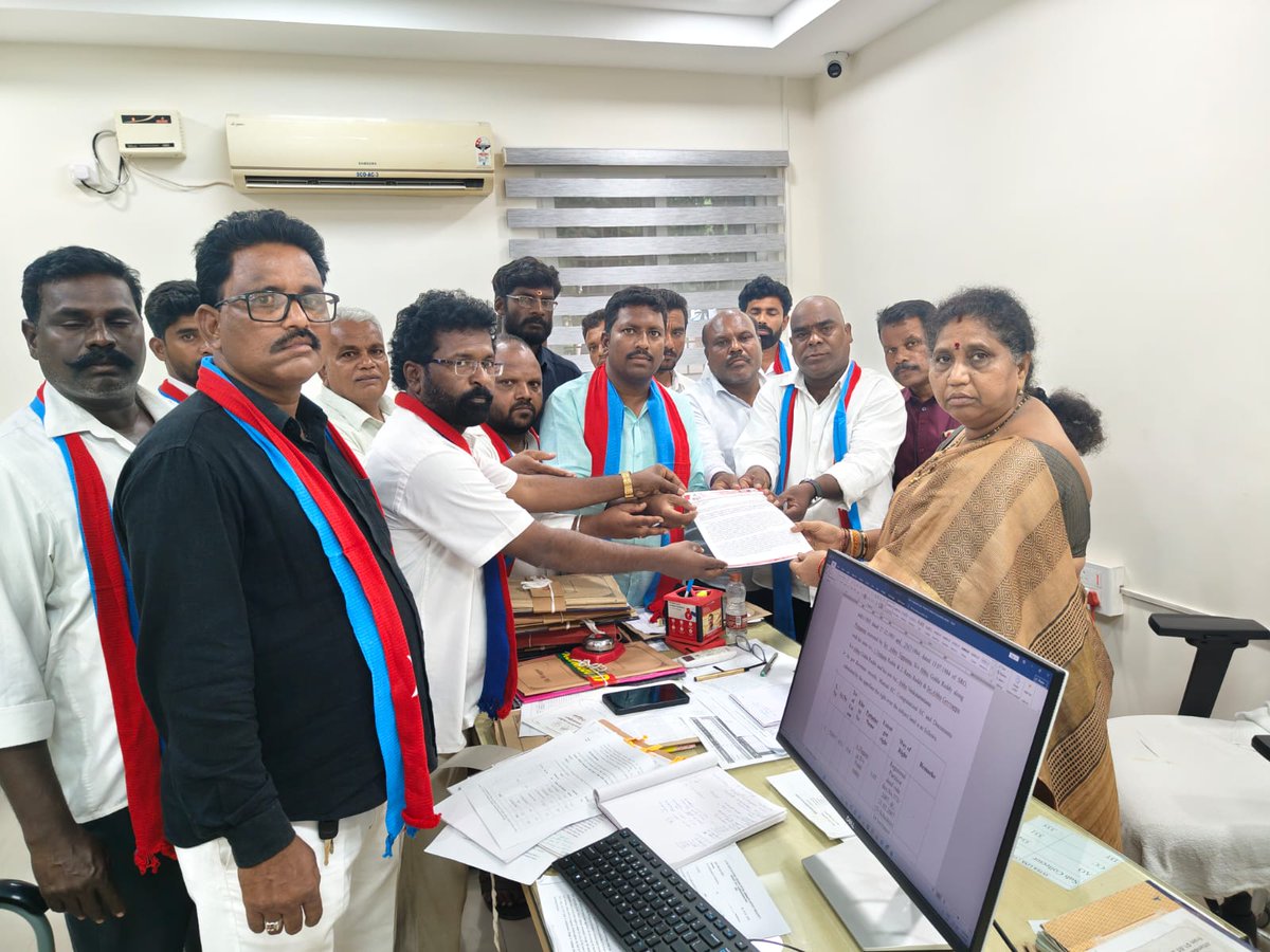 79ganapathy's tweet photo. ఈరోజు మదనపల్లి సబ్ కలెక్టర్ ఆఫీస్ లో ఏవో గారికి వినతిపత్రం ఇవ్వడం జరిగింది బుద్ధుని కొండను దుర్మార్గము బుద్ధ విగ్రహాలను ధ్వంసం చేసిన విషయంపై పోలీసులు దురుసుగా ప్రవర్తించిన తీరుపై విచారణ చేపట్టాలని వినతి పత్రం ఇవ్వడం జరిగింది https://t.co/wVzwFydbQJ