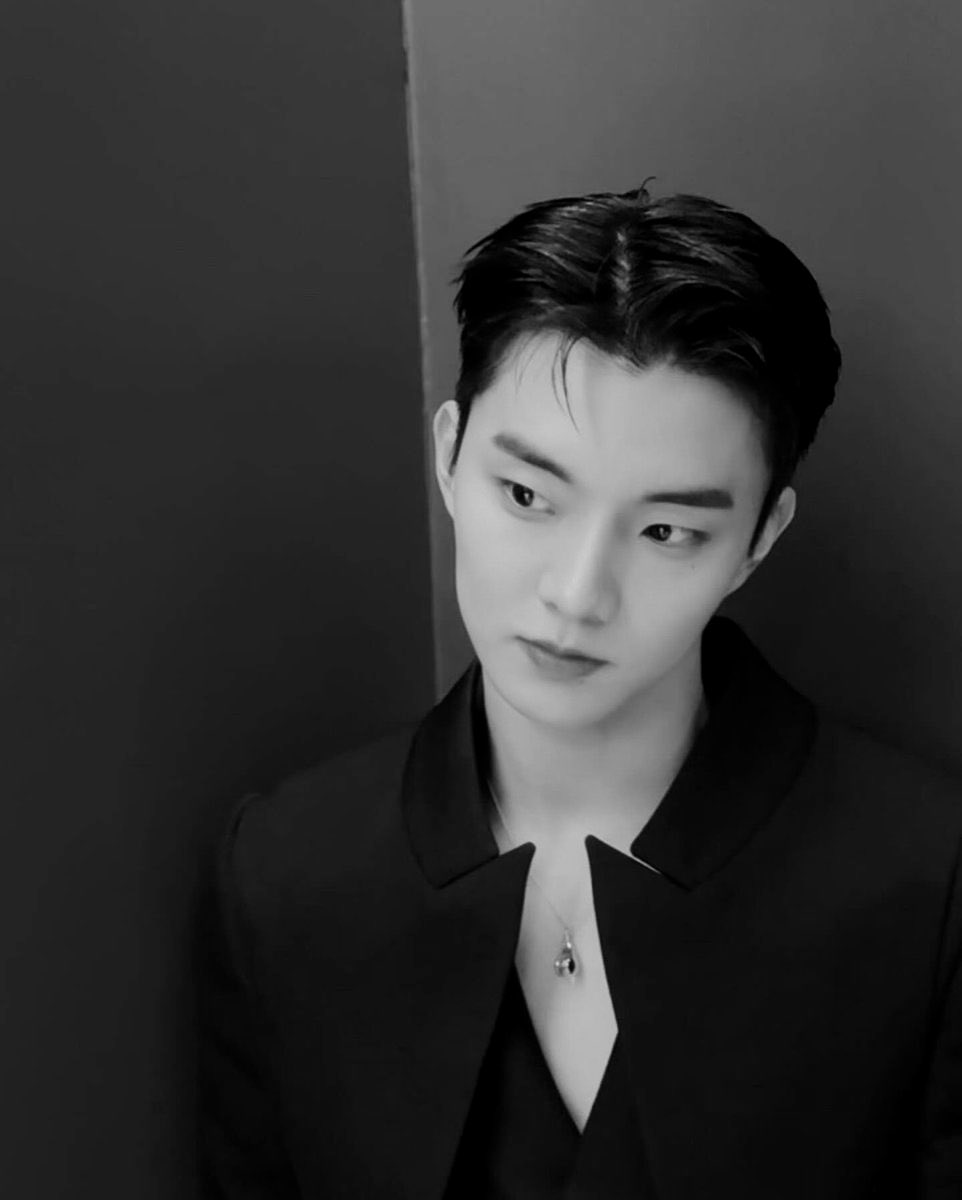 bnallance's tweet image. ㅤ
Arkana Haidar Malik, 1998.

Si maniak kopi yang juga suami sekaligus ayah dari satu anak balita. Kalian suka kopi nggak?
ㅤ