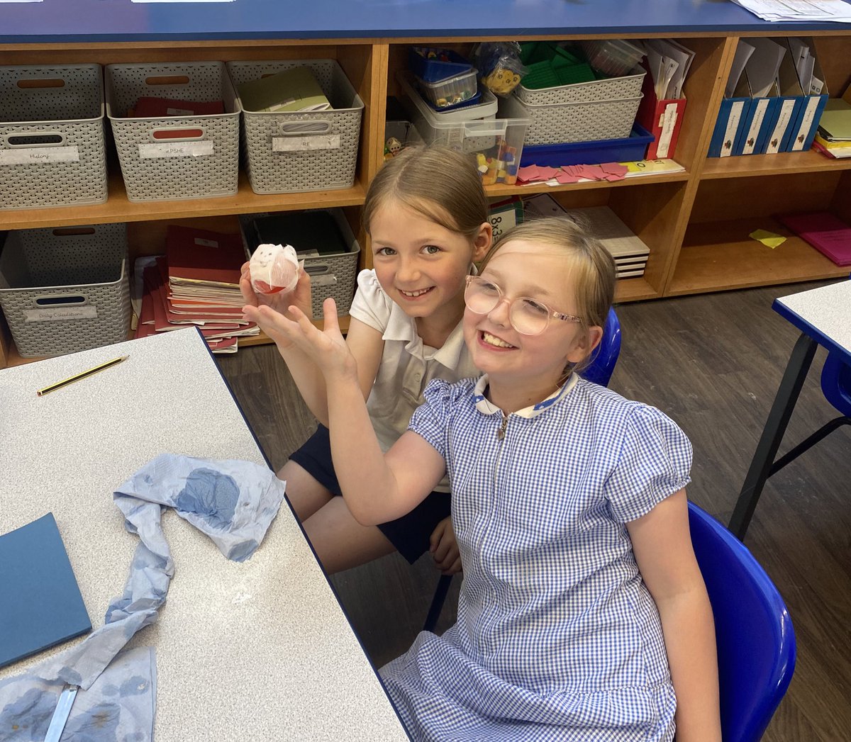 MrSmithBVP's tweet photo. This week, Year 3 got their hands dirty by mummifying tomatoes just like the Ancient Egyptians! 🍅🩹 @BelleValeSchool https://t.co/DC0L9NE08o