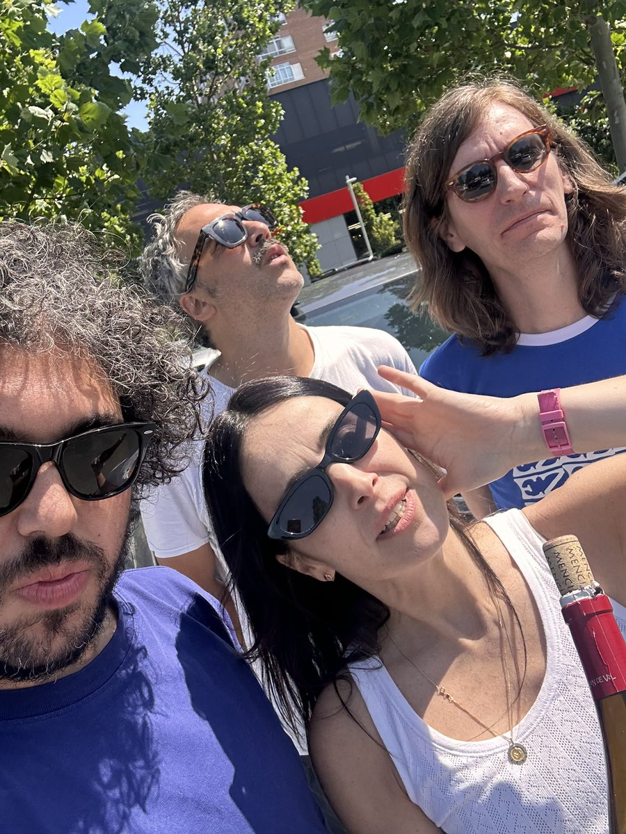 Preparados y muertos de ilusión para esto. Con <a href="/Betacam_/">Betacam</a> en el equipo. Kokoshca en sanfermines, este martes 8 a las 20:00 en Plaza Compañía.