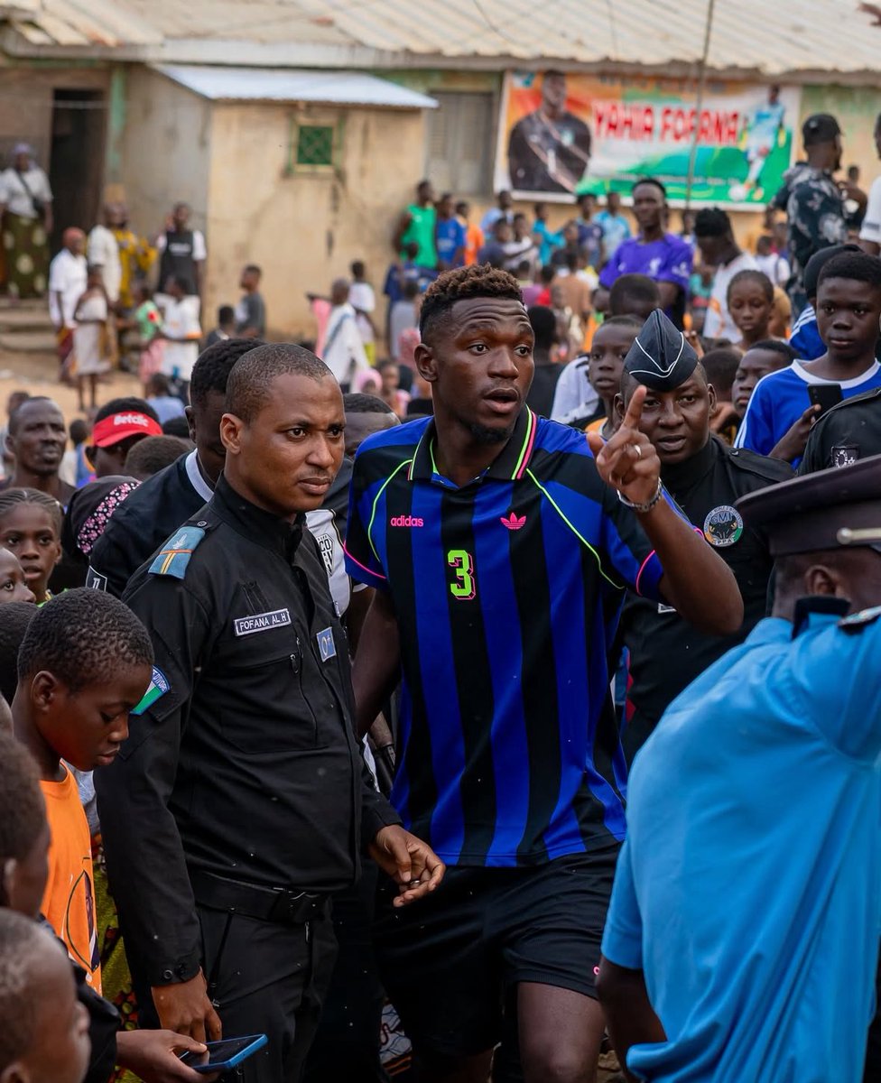 Yahia Fofana profite de ses vacances à Anyama. 🇨🇮🧡