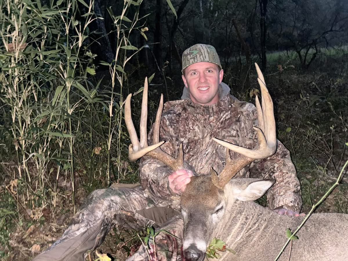 Check out this one taken by Taylor Mcllon from South Mississippi! He ended up having an official Buckmasters Score of 180 inches! 
Congrats Taylor 👏🏽