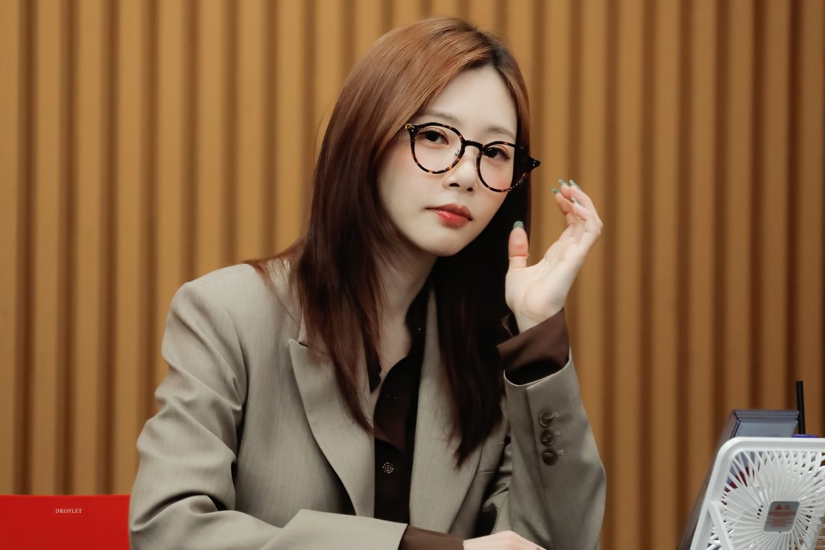 250705 HQ   
#드림캐쳐 #유아유 #지유 #김민지 
#Dreamcatcher #UAU #JIU