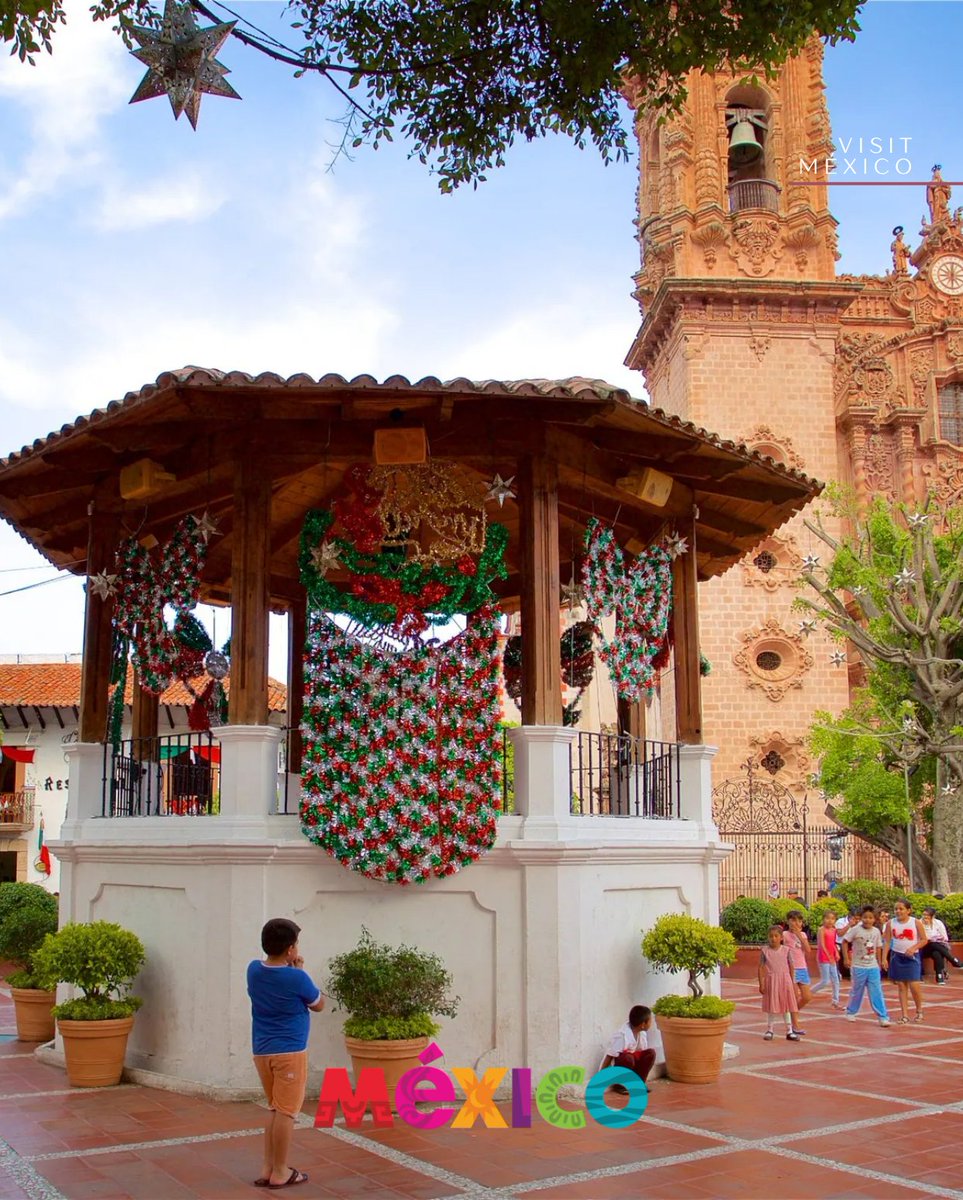 VisiteoMexico's tweet photo. Taxco de Alarcón é um destino encantador em Guerrero, famoso pela prata, arquitetura colonial e ruas de paralelepípedo. Um lugar mágico e histórico no alto das montanhas.

#MexicoBetterThanEver #Taxco #Guerrero #CulturaMexicana #PueblosMágicos https://t.co/e1OOgU75ZY