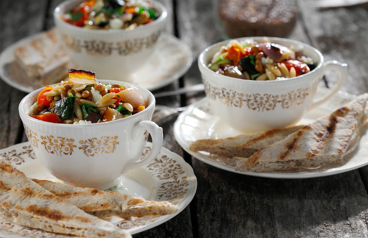 This Mediterranean Grilled Vegetable Salad with Lentils is the perfect accompaniment to any meal, or serve as a snack with pita bread! ow.ly/JHl950P0tBX