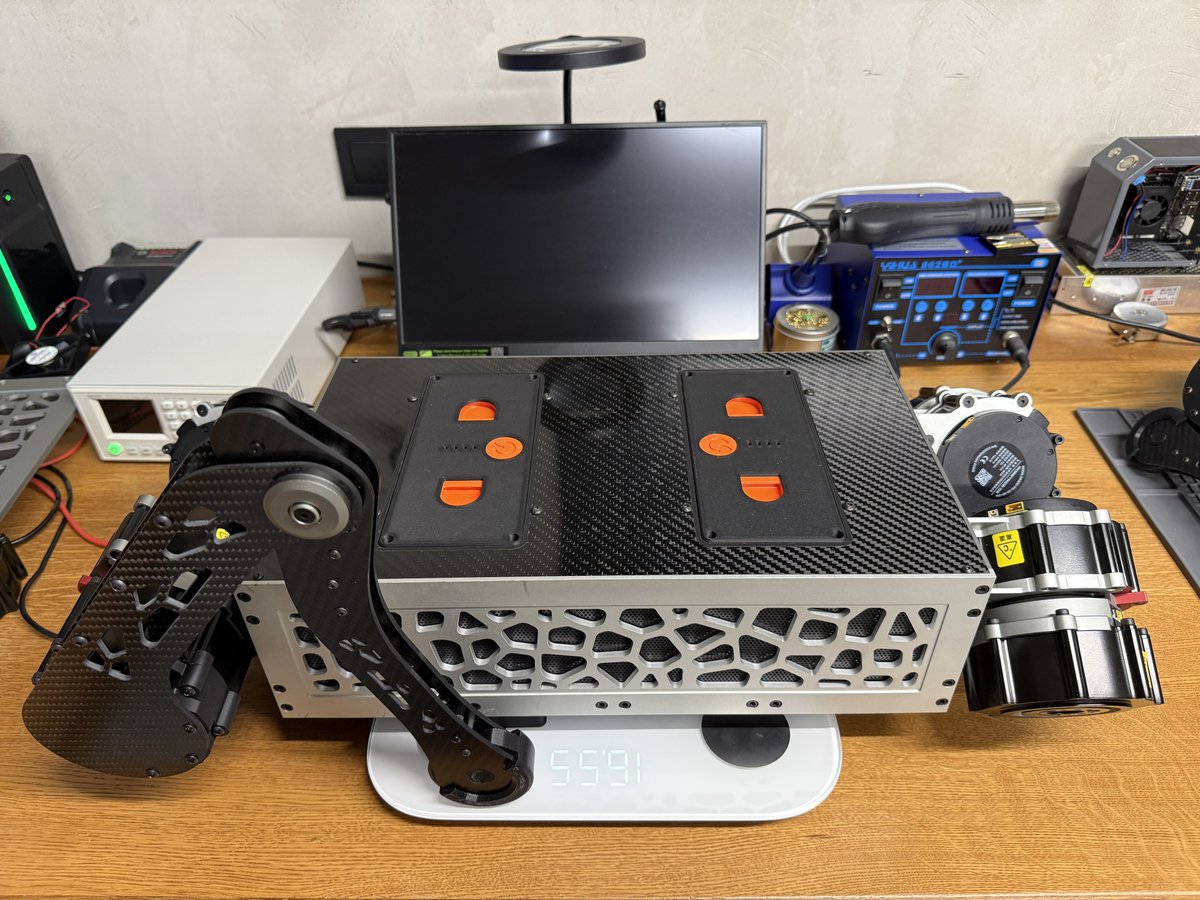 suren_at's tweet image. weekend update: body shaming.

Currently, 16.55 kg (36.48 lb). This is without 3 legs (specifically shank and thigh, all 3 actuators are attached), batteries (battery packs are empty rn,) and electronics. The total base weight (base is a headless robot without any additional…