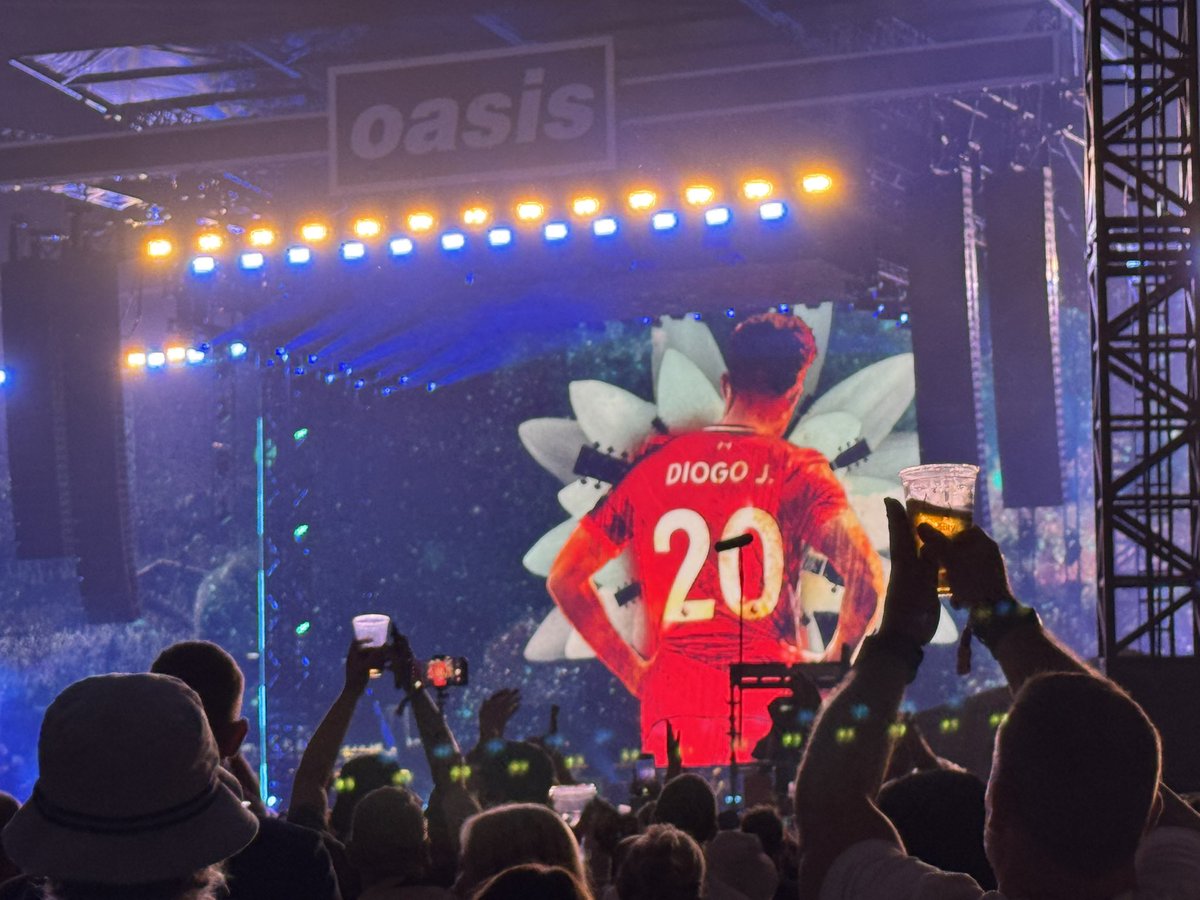 Best I’ve ever seen <a href="/oasis/">Oasis</a> last night! 
Hope it’s not another 16 years before I do so again! 
A special night &amp; great support from Cast &amp; <a href="/richardashcroft/">Richard Ashcroft</a> too!
#oasislive25
