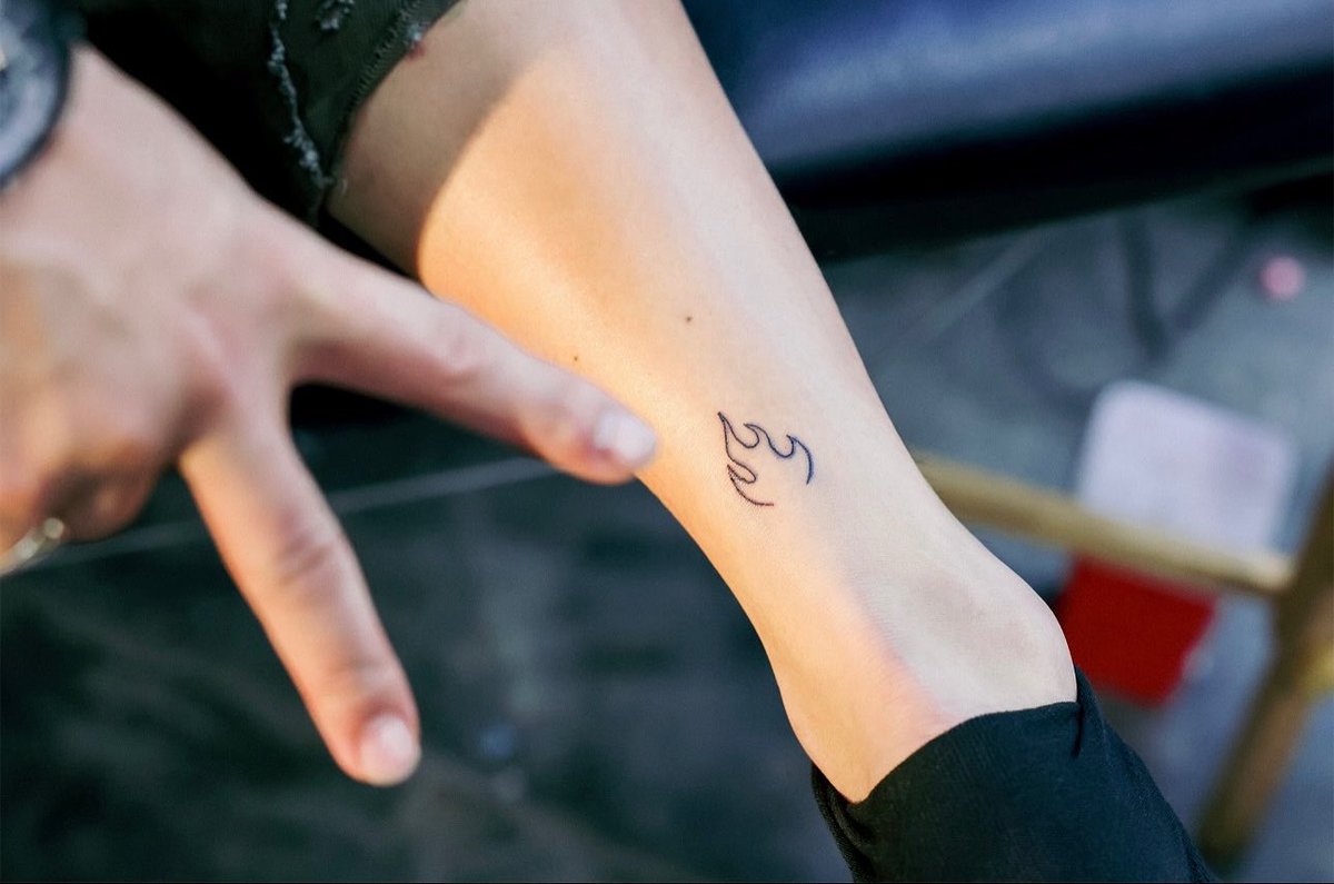bisexshuaI's tweet photo. so we got scoups joshua and mingyu revealing their tattoos ALL IN A YEAR???? https://t.co/e6x45OG2Xm