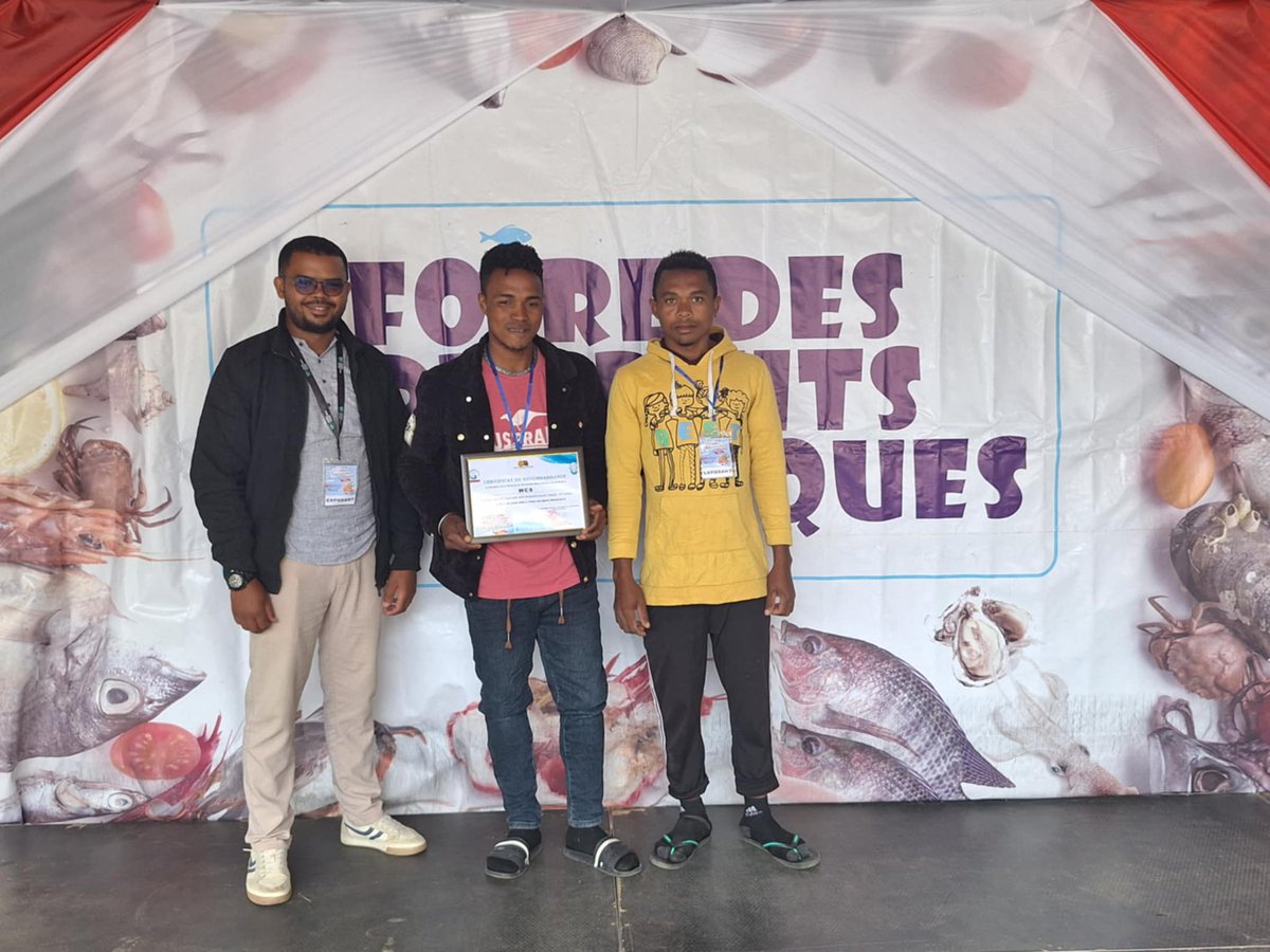 WCS_Mada's tweet image. π Clap de fin Γ la #FoireHalieutique2025 !
Pendant 4 jours, nous avons mis Γ lβhonneur la #pΓͺchedurable, la cogestion des AMP π et le rΓ΄le essentiel des communautΓ©s π₯.
Merci Γ tous ceux qui ont soutenu nos actions. #ConservationMarine #Ankivonjy #Ankarea #AiresMarinesProtΓ©gΓ©es