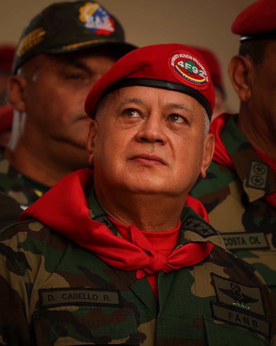 EDUARDO LAND (@elantmjs24) on Twitter photo Feliz día de independencia 🇻🇪🇻🇪🇻🇪 y día de la FUERZA ARMADA NACIONAL BOLIVARIANA.
Un abrazo a todos los compañeros de la FANB en especial al Capitán Comando Sr Diosdado Cabello R 🇻🇪🇻🇪🇻🇪
<a href="/dcabellor/">Diosdado Cabello R</a> Feliz día de independencia 🇻🇪🇻🇪🇻🇪 y día de la FUERZA ARMADA NACIONAL BOLIVARIANA.
Un abrazo a todos los compañeros de la FANB en especial al Capitán Comando Sr Diosdado Cabello R 🇻🇪🇻🇪🇻🇪
<a href="/dcabellor/">Diosdado Cabello R</a>