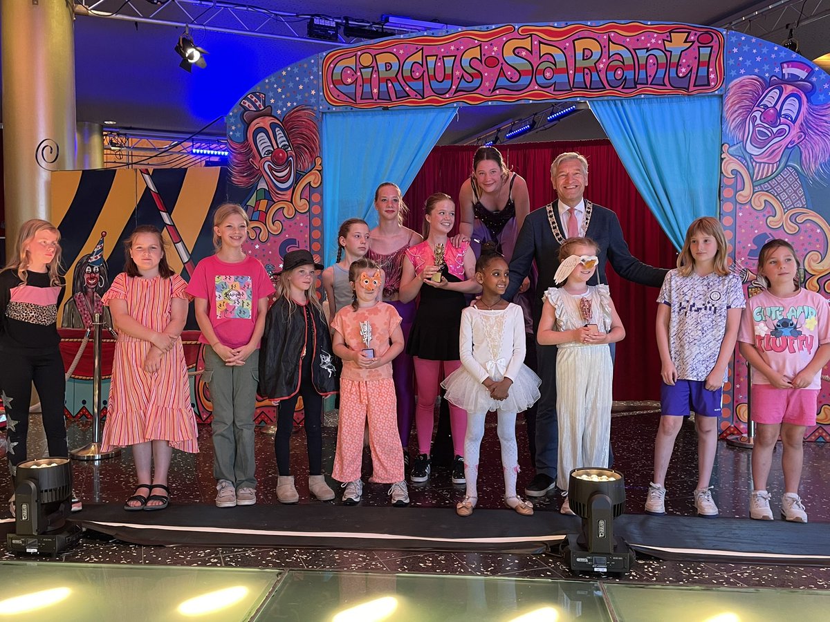 Geweldig mooie evenementen vandaag in #Leeuwarden. De viering van 65 jaar Jeugdcircus Saranti (waar ik beschermheer van ben), een kleurrijke Pride Walk en de officiële opening van het Kooi Stadion.