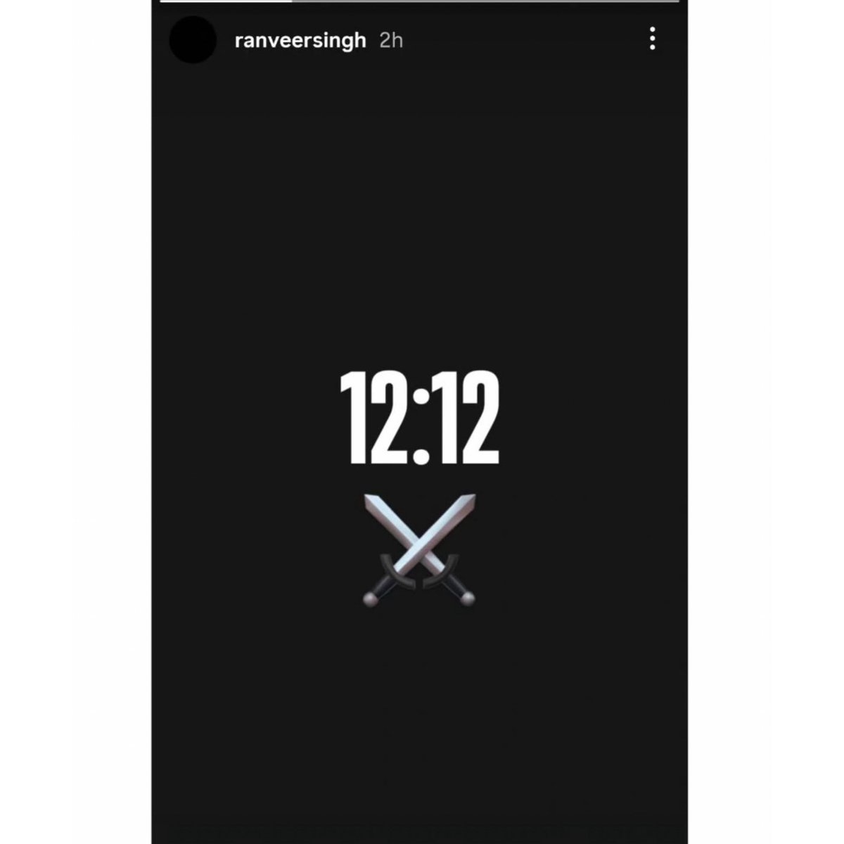 Just a day before turning 40, Bollywood icon Ranveer Singh left fans puzzled and worried by clearing his entire Instagram feed and posting a mysterious story. On Saturday, the actor erased all his posts and updated his profile picture to a plain black image.
#buzzzookascrolls