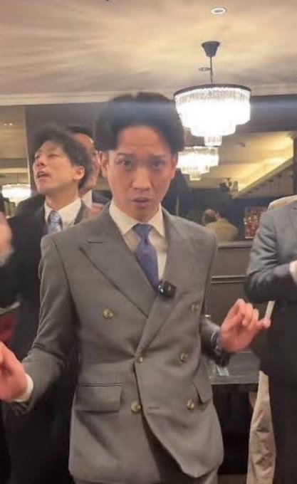 スーパーカリフラジリスティックエクスピアリドーシャス
スーパーカリフラジリスティックエクスピアリドーシャス