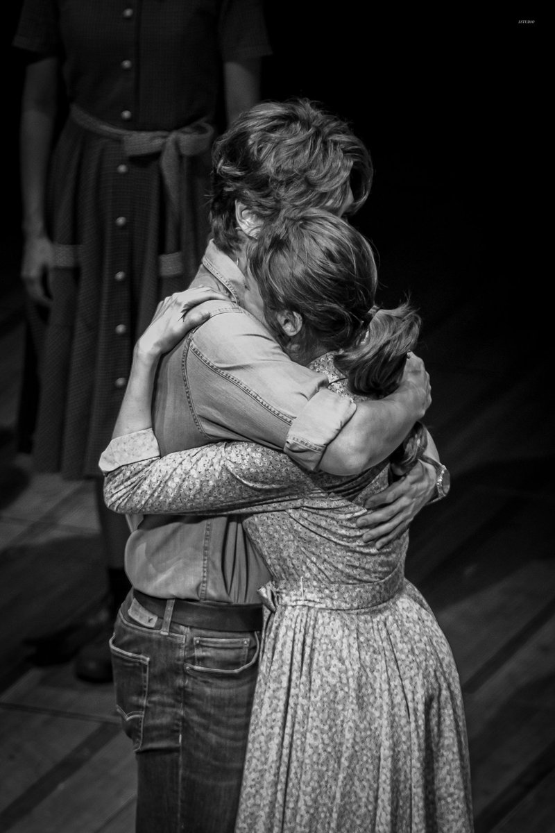 #차지연 | 프란체스카
#박은태 | 로버트

애매함으로 둘러싸인 이 우주에서
이런 확실한 감정은 단 한 번만 오는 거예요

🗂250705 매디슨 카운티의 다리 커튼콜데이