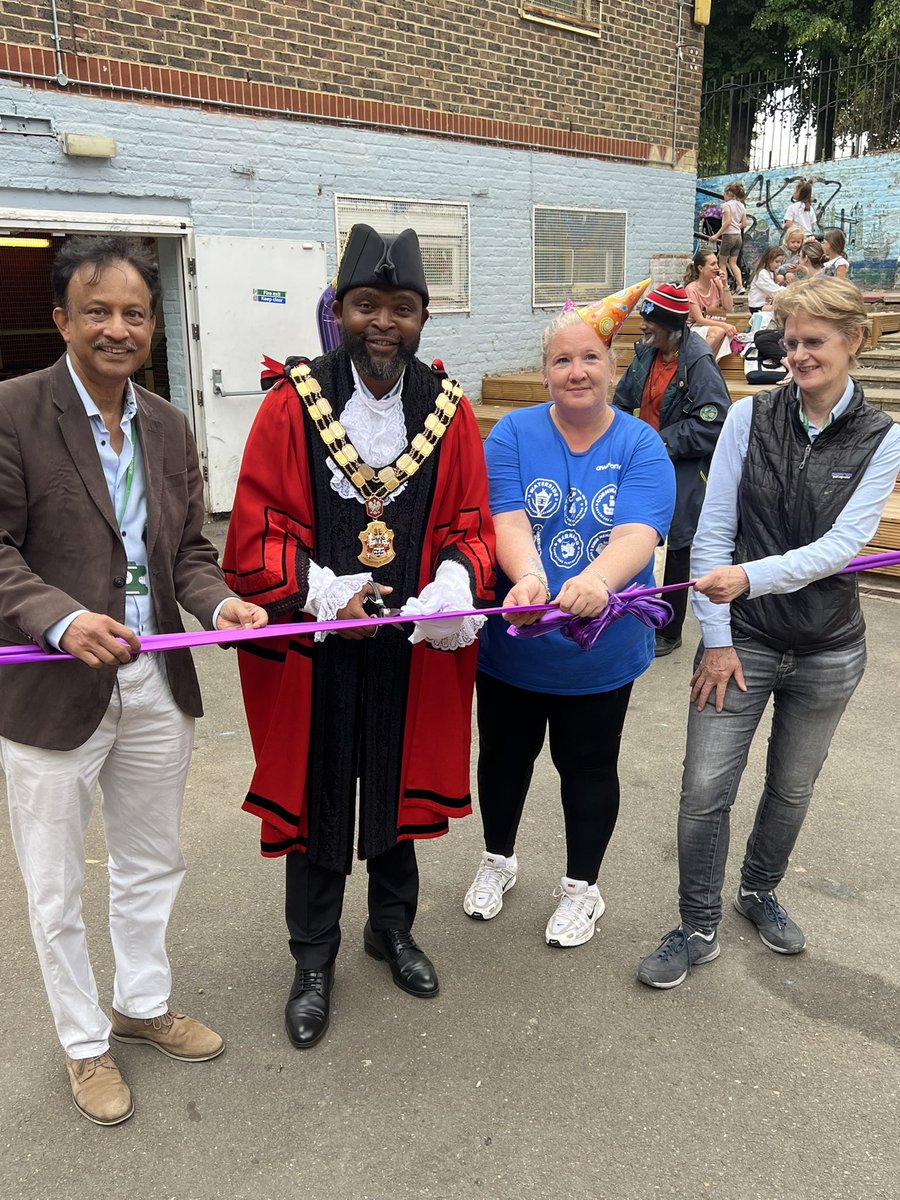 IslingtonMayor's tweet image. Just attended the celebration of Bernard Adventure Playground&apos;s 50th anniversary. This cherished space has welcomed generations of Islington children to play. It was great to meet families, the awesome play workers, and local Barnsbury ward councillors supporting the space. 🎉