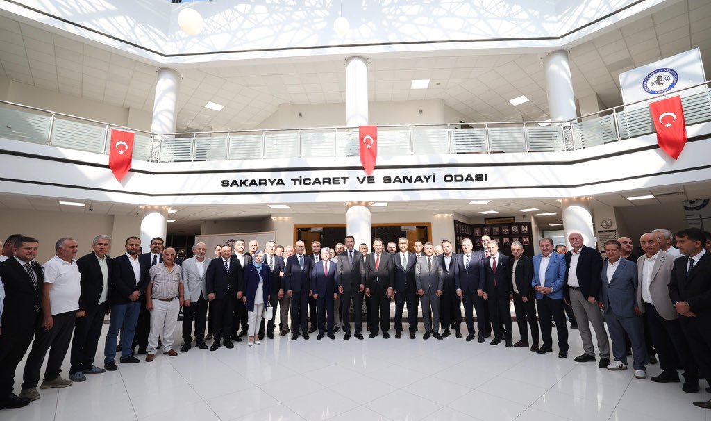T.C. Enerji ve Tabii Kaynaklar Bakanımız Sn. Alparslan Bayraktar (<a href="/aBayraktar1/">Alparslan Bayraktar</a>)’ın teşrifleriyle, Sakarya Ticaret ve Sanayi Odamızda düzenlenen toplantıda; OSB yönetimlerimiz, STK başkanlarımız ve iş dünyamızın temsilcileriyle bir araya geldik.

Enerji yatırımları, yenilenebilir