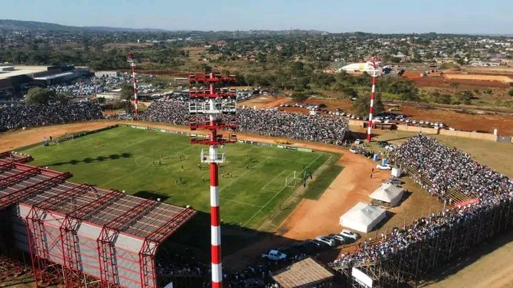 EnemuneB's tweet photo. SAFA Vhembe is the best in all the 52 SAFA REGION, this the @Hollywoodbets  SA 3rd Division matches right now at "" Thohoyandou Stadium "" venda 

@SAFA_net  vhembe the best region out of all the 52 Safa region https://t.co/1LknHACwVb