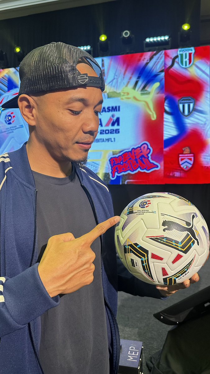 fnasrom's tweet image. Taraf liga tinggi jadi penilaian utama PUMA dengan beri penghormatan buat Malaysia menggunakan bola terbaru mereka yang di beri nama PUMA Orbita MFL 1.
Liga Malaysia sebagai liga ketiga di dunia dan pertama di asia menggunakan teknologi bola terkini dari PUMA