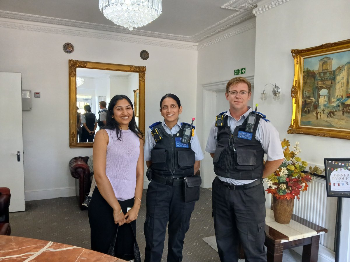 MPSValentines's tweet image. Yesterday, @MPSValentines  visited Park Hotel with Redbridge Outreach. We met the manager and residents to provide reassurance &amp;amp; crime prevention advice.

We’re also planning a VAWG event to support female residents and promote safety.