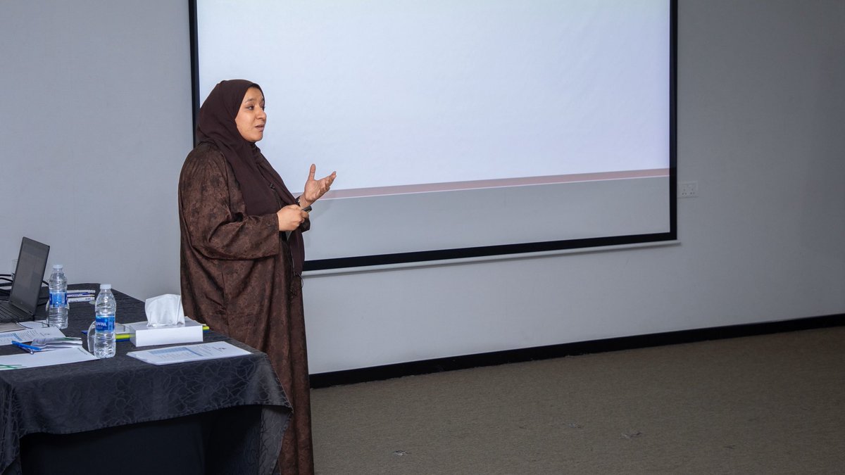 ينظم المجلس العُماني للاختصاصات الطبية حلقة عمل حول "كيفية إعداد أسئلة امتحان التصنيف المهني لتقويم الأسنان" وتهدف إلى تدريب المشاركين على منهجيات صياغة أسئلة الامتحانات، بما يعزز جودة ودقة محتوى امتحانات التصنيف المهني في تخصص تقويم الأسنان.