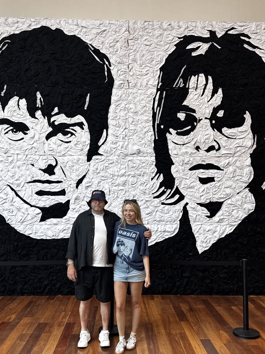 BirkinAdrian's tweet photo. #Oasis25 Cardiff https://t.co/mMbIOI4OOb