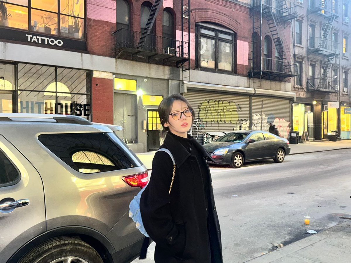 selfolssi ♤ tweet media