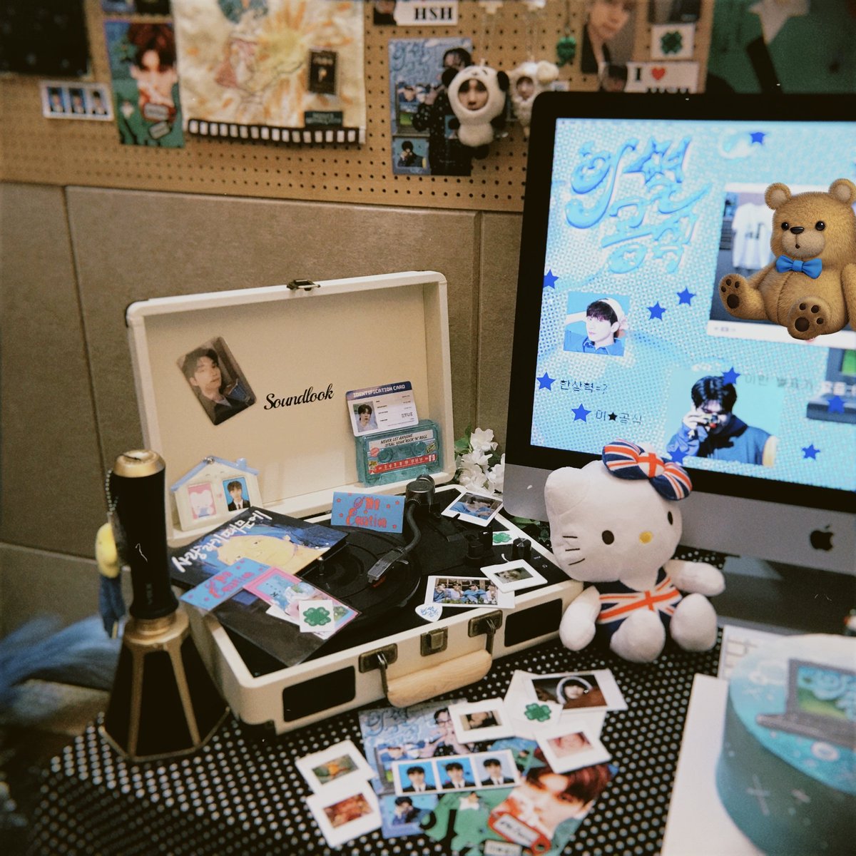 Astrag_reen's tweet photo. 티셔츠가 너무 탐나도록 이뻤구
포토존에 한상혁이 한가득 ..
심지어 오밀조밀 장식했는데 전혀 복잡하지 않고 너무너무 예뻤음 넘 맘에 드는 럭드와 포토존이었습니다 ... 🩵

#이런_별표가_요즘_어디있어
#우리별혁아_생일축하해 https://t.co/SIQoioyerY