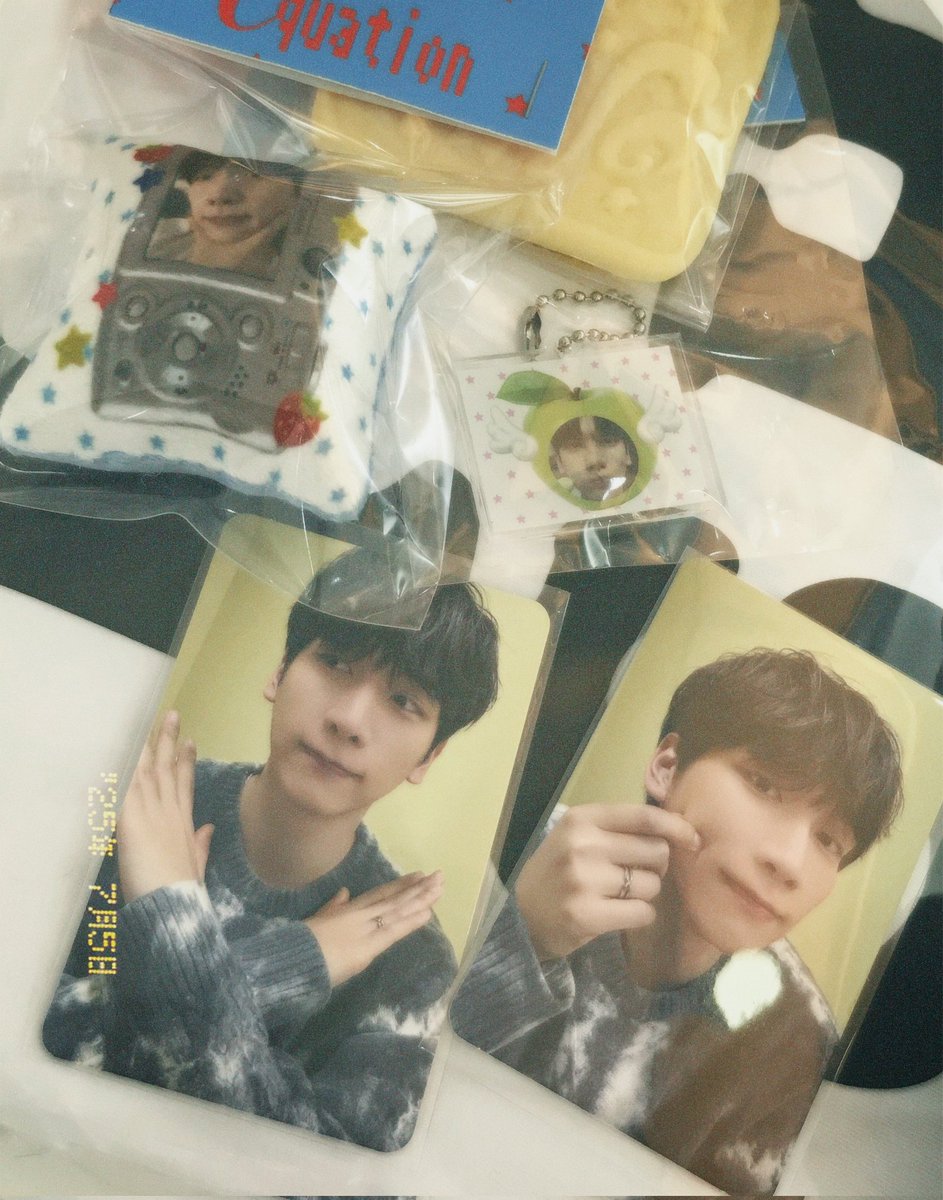 Astrag_reen's tweet photo. 티셔츠가 너무 탐나도록 이뻤구
포토존에 한상혁이 한가득 ..
심지어 오밀조밀 장식했는데 전혀 복잡하지 않고 너무너무 예뻤음 넘 맘에 드는 럭드와 포토존이었습니다 ... 🩵

#이런_별표가_요즘_어디있어
#우리별혁아_생일축하해 https://t.co/SIQoioyerY