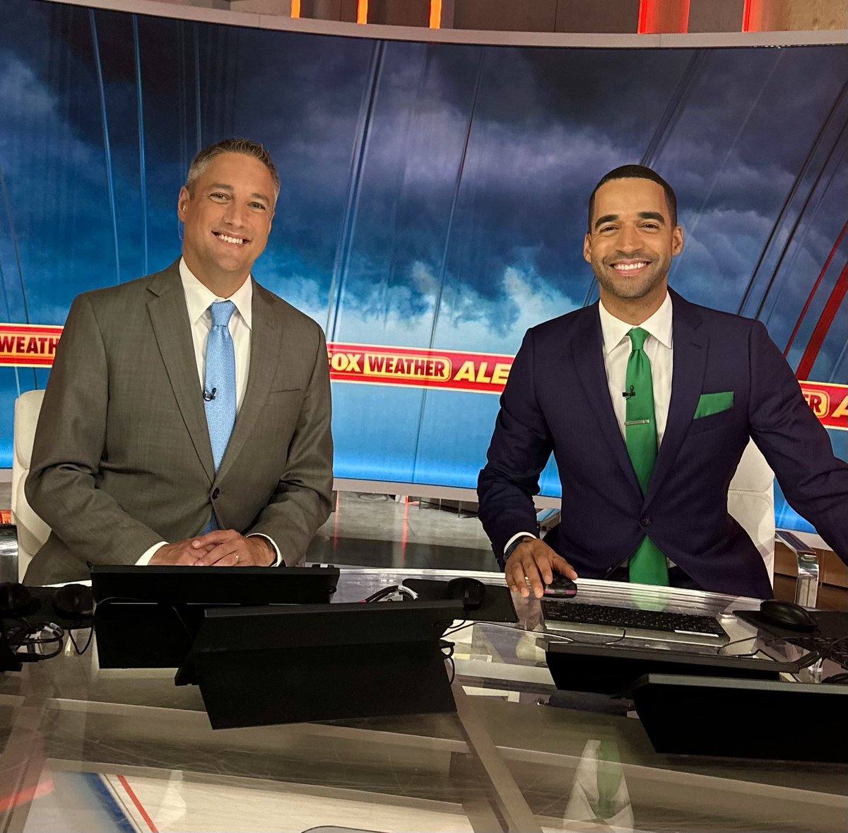 MichaelEstimeWX's tweet image. Happy 4th of July Weekend!
Incredibly honored to work alongside  legendary @FOX29philly @KathyOrrFOX29 & Fox6’s @tomwachs1!
We’re tracking major flooding in TX & tropical trouble off the SE coast of the Carolinas🌀
See you on @foxweather & @FoxBusiness from 6am-Noon!