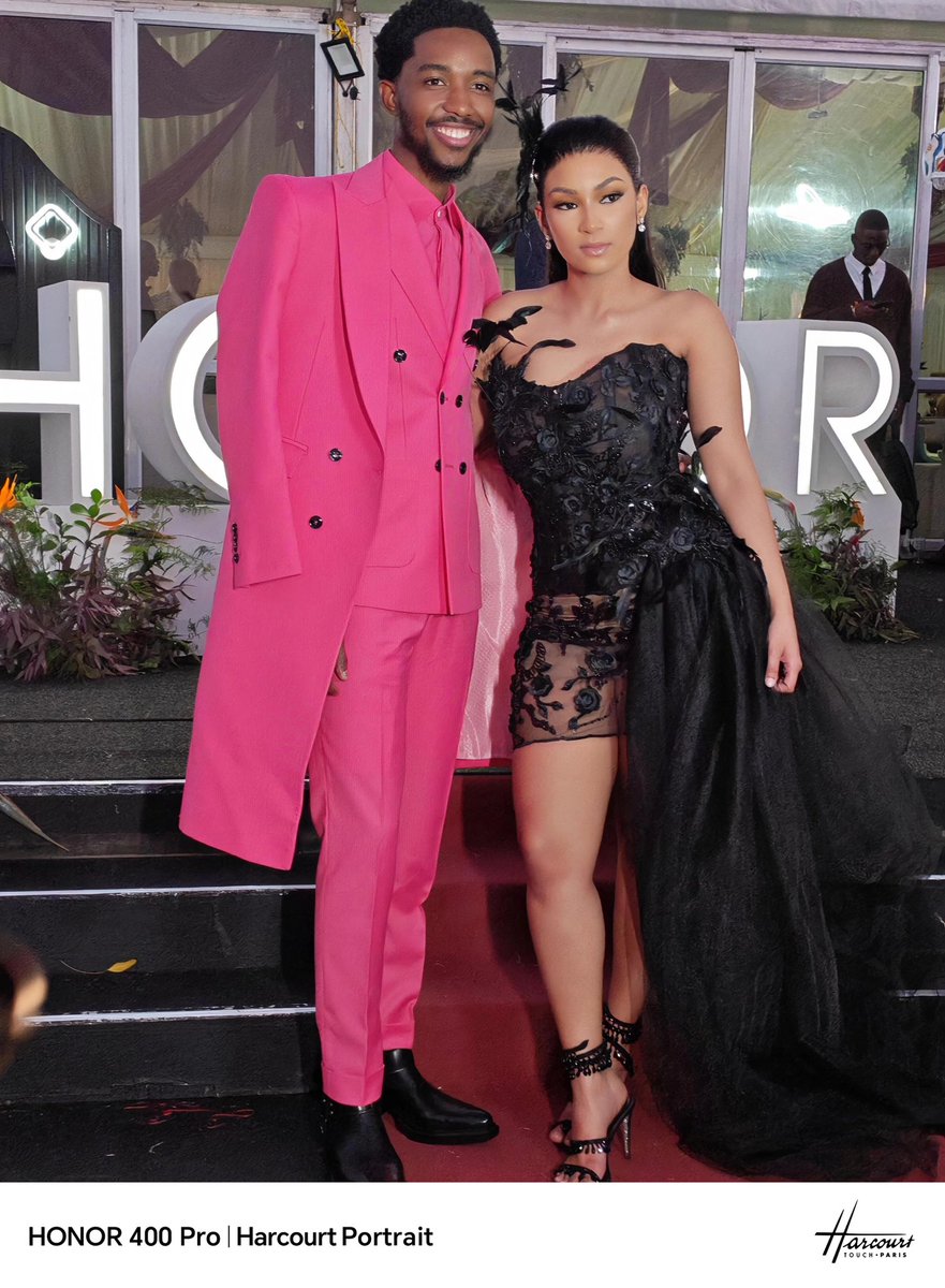Spotted 👀

Our very own Ashley Ogle and Sweet Guluva 💕🖤✨ 

#HONOR400Pro