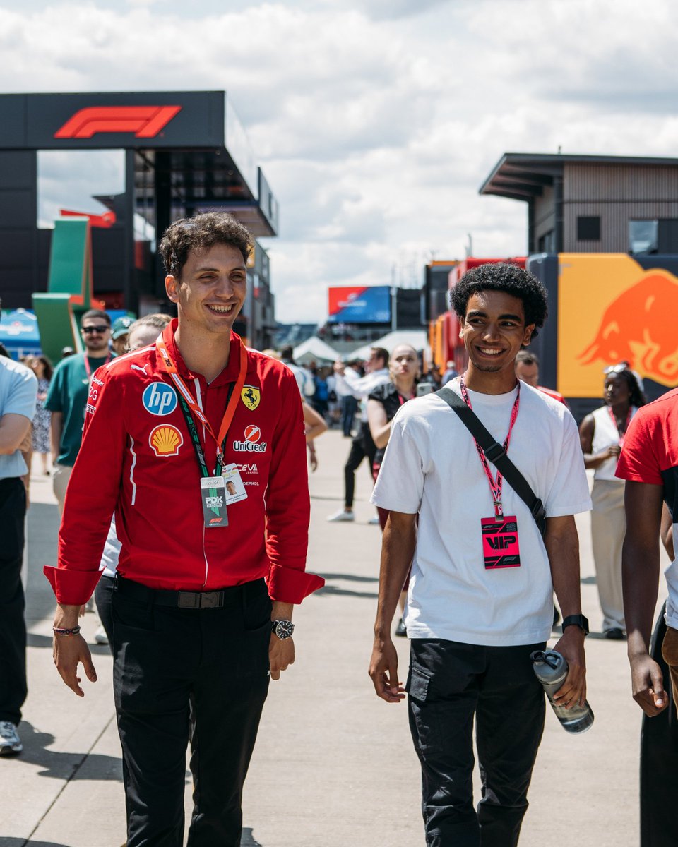 mission44's tweet image. A special day for our Motorsport Scholars at @SilverstoneUK, meeting @mission44 Founder @LewisHamilton and visiting the @ScuderiaFerrari garage 💥
We launched the Motorsport Scholarship, in partnership with @RAEngNews, to accelerate the careers of talented engineering students…