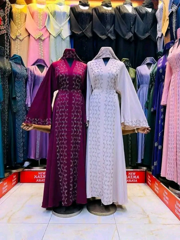 arewaa_guy's tweet image. If you know no one has your back, stay focused, keep hustling and grind until you succeed. Don’t waste time listening to those who can’t support or help you reach your goals.
Yaa Allah bless my hustle, This is my business ❤️❤️🥰