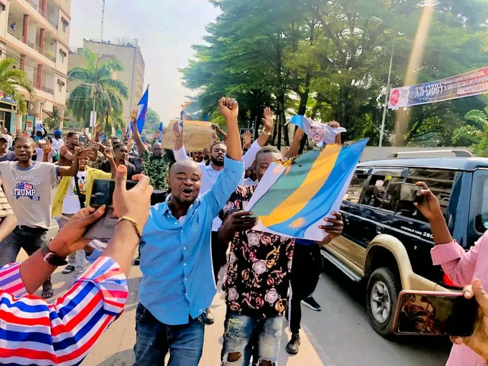 NGAZWA JEAN CLAUDE (@ngazwajean) on Twitter photo Derrière le chef de l'état <a href="/fatshi13/">Félix A. Tshisekedi</a>, <a href="/ConstantMutamba/">Constant Mutamba</a> a détruit l'arsenal rwandais qui menace la république. L'histoire retiendra le passage ce jeune belliqueux qui est un HÉROS VIVANT.
Le Cauchemar de #Kagame c'est <a href="/ConstantMutamba/">Constant Mutamba</a> Derrière le chef de l'état <a href="/fatshi13/">Félix A. Tshisekedi</a>, <a href="/ConstantMutamba/">Constant Mutamba</a> a détruit l'arsenal rwandais qui menace la république. L'histoire retiendra le passage ce jeune belliqueux qui est un HÉROS VIVANT.
Le Cauchemar de #Kagame c'est <a href="/ConstantMutamba/">Constant Mutamba</a>